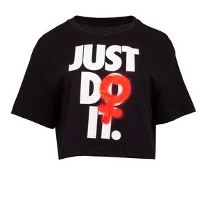 Nike Crop Top 🌟NWOT🌟